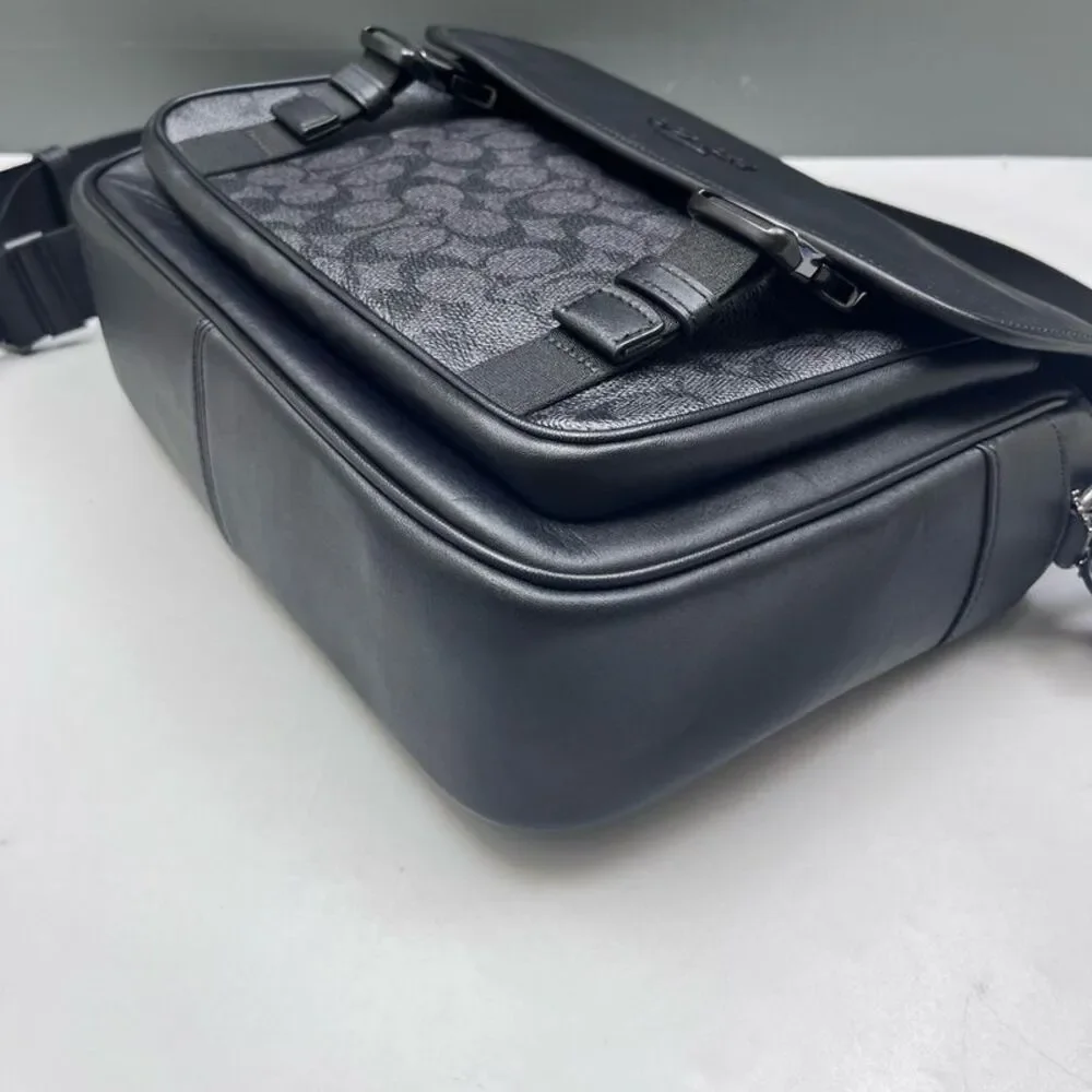 Coach Women Pre-Loved Bag Very Good Condition